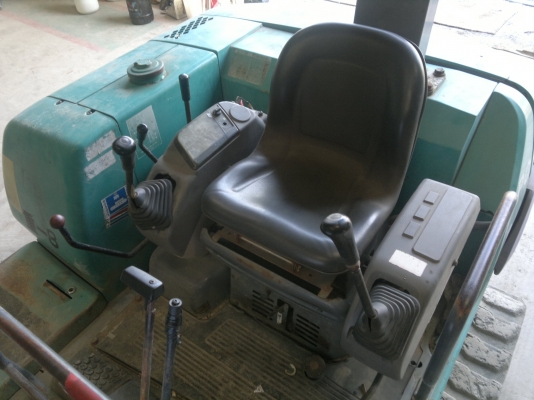 รถขุดเล็ก KOMATSU PC40-7 SN:23392 ปี1993 รถนอกนำเข้าจากญี่ปุ่น สภาพดีมีลายหัวเจาะ  ติดต่อ มานะ 085-9049669