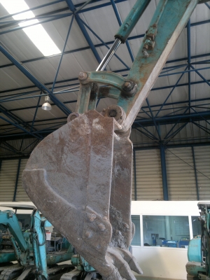 รถขุดเล็ก KOMATSU PC40-7 SN:23392 ปี1993 รถนอกนำเข้าจากญี่ปุ่น สภาพดีมีลายหัวเจาะ  ติดต่อ มานะ 085-9049669