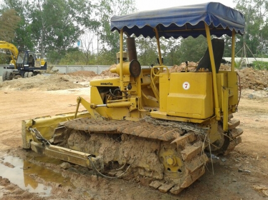 แทรคเตอร์ KOMATSU D20-5