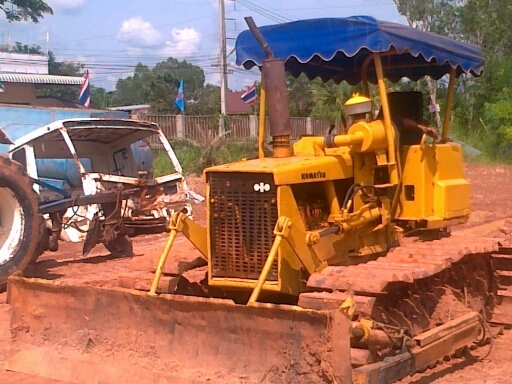 แทรคเตอร์ KOMATSU D20-5