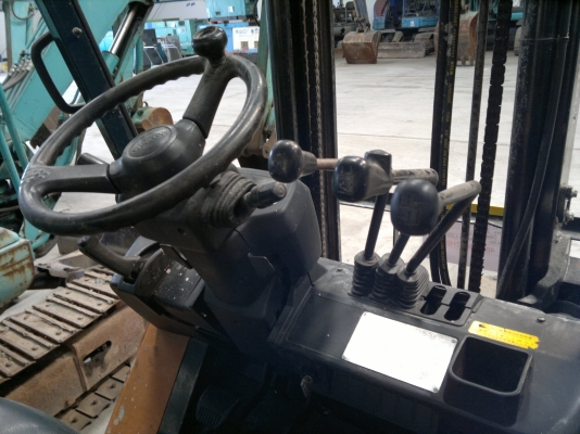 ขายรถฟอร์คลีฟท์ TOYOTA รุ่น 7FD25 มีไซด์ชิฟ เสา 4 เมตรออโต้ปี2005, 5409ชม. รถนอกนำเข้า ติดต่อ มานะ 085-9049669