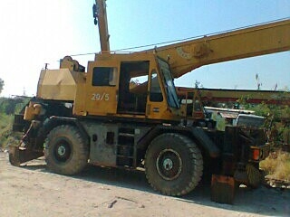 ขายด่วนๆ ลดราคาแล้วครับ รถเครน 4 ล้อ 20 ตัน TADANO M3 ยางสวย จิ๊ปพร้อม ทะเบียนพร้อม จัดไฟแนนท์ได้