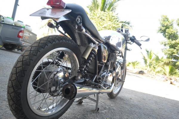 ขายSR400แต่งคาเฟ่ อินวอยเครื่องสดๆ หรือรับแลก4ล้อเรโทรคาร์ ใครมีลงรูปไว้เลยครับ