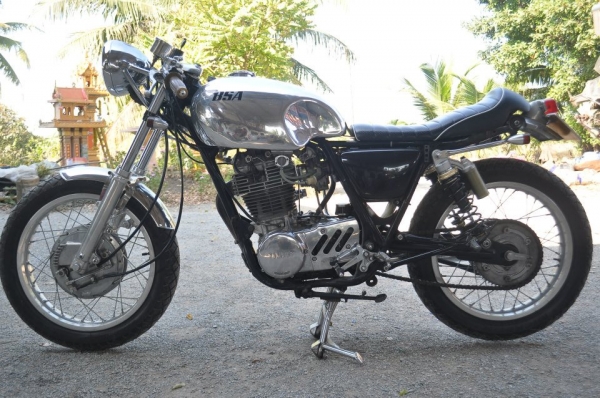 ขายSR400แต่งคาเฟ่ อินวอยเครื่องสดๆ หรือรับแลก4ล้อเรโทรคาร์ ใครมีลงรูปไว้เลยครับ