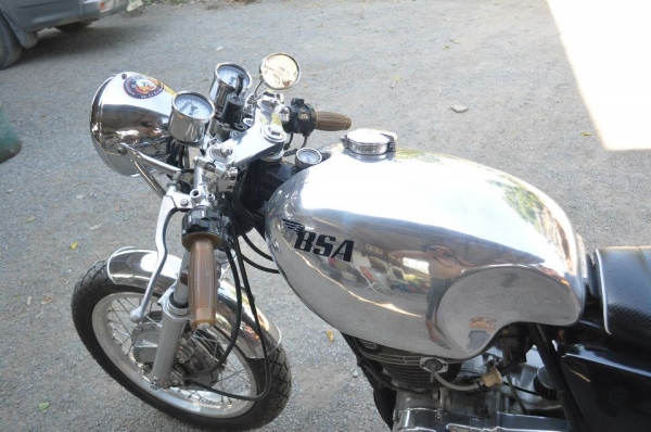 ขายSR400แต่งคาเฟ่ อินวอยเครื่องสดๆ หรือรับแลก4ล้อเรโทรคาร์ ใครมีลงรูปไว้เลยครับ