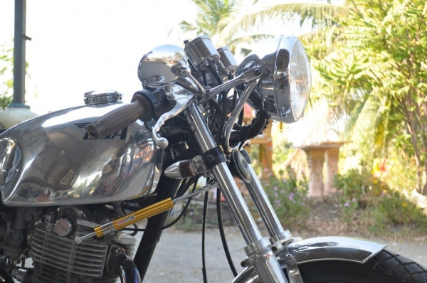 ขายSR400แต่งคาเฟ่ อินวอยเครื่องสดๆ หรือรับแลก4ล้อเรโทรคาร์ ใครมีลงรูปไว้เลยครับ