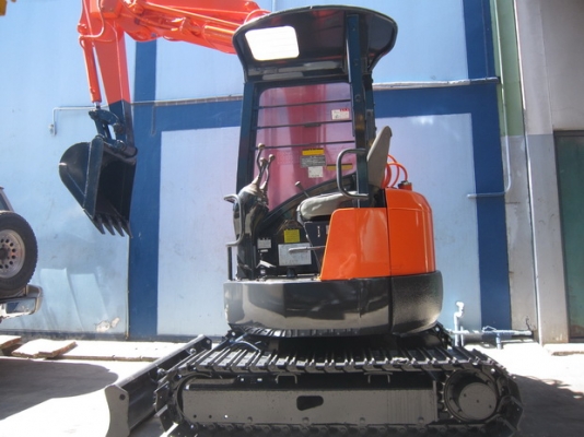 ขาย รถขุดเล็ก HITACHI รุ่น EX30UR แทร็กเหล็ก มือสองญี่ปุ่น