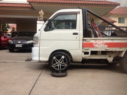 ขายล้อขอบ18 กว้าง 7.5 5รู120 ใส่บีเอ็ม เชฟรุ่นเก่า ของใหม่ ชุดละ9000฿