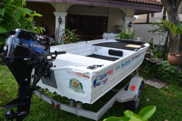 ขายเรือ Alu Quintex 370 สีโรงงานพร้อมเทรลเลอร์