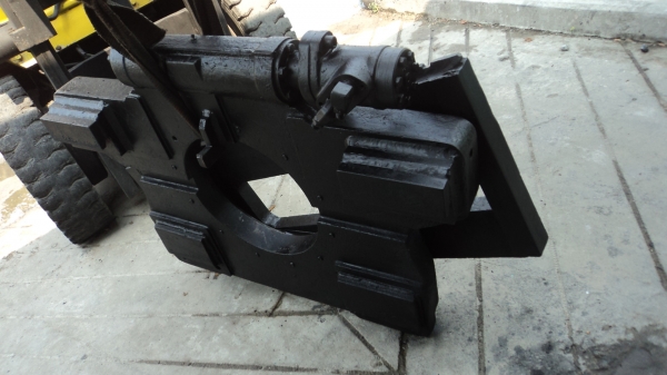 ขาย Rotator หรือ งาหมุน ขนาด 2.5 - 3 ตันครับ 081-3535-948