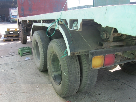 ขายนิสัน 10 ล้อ 2 เพลา