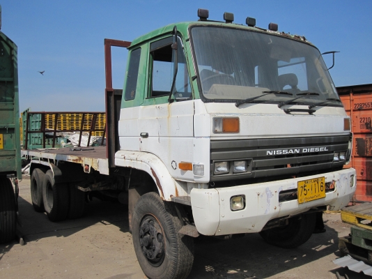 ขายนิสัน 10 ล้อ 2 เพลา