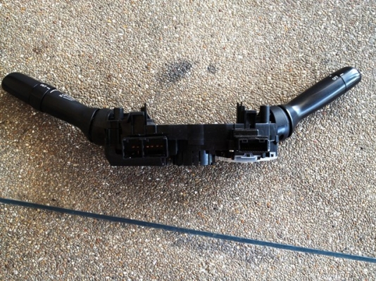 ก้านไฟเลี้ยว New Altis dual 2012