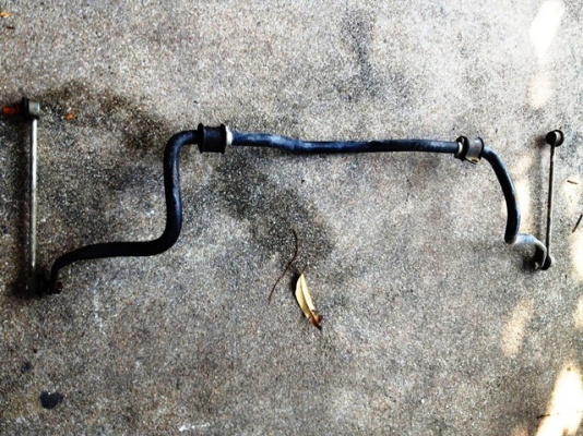 เหล็กกันโครงหน้า New Altis พร้อมลูกหมาก