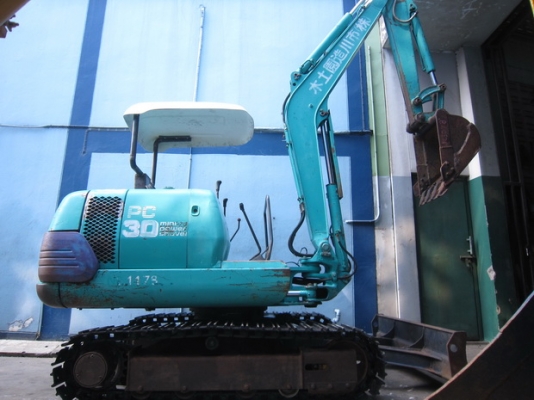 ขาย รถขุดเล็ก KOMATSU รุ่น PC30-7- แทร็กเหล็ก มือสองญี่ปุ่น