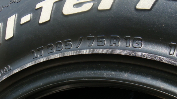 ขายยาง BF Goodrich Allterrain 285 75 r16 ปี 09