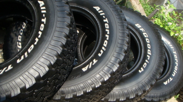 ขายยาง BF Goodrich Allterrain 285 75 r16 ปี 09
