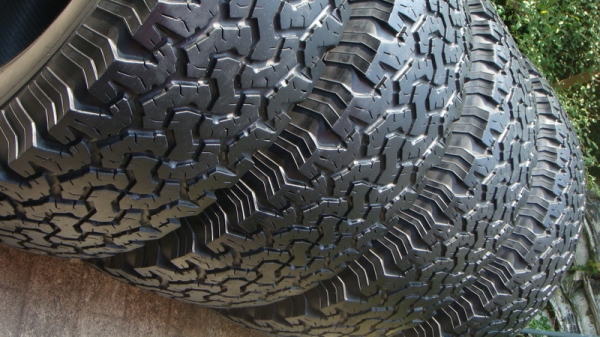 ขายยาง BF Goodrich Allterrain 285 75 r16 ปี 09