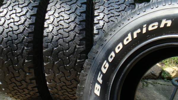 ขายยาง BF Goodrich Allterrain 285 75 r16 ปี 09