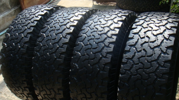 ขายยาง BF Goodrich Allterrain 285 75 r16 ปี 09