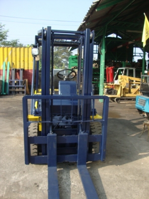 ขายรถโฟล์คลิฟท์ KOMATSU FD25-11 เครื่องยนต์ดีเซล เสาสูง 3 เมตร เกียร์ธรรมดา ขายรถโฟล์คลิฟท์ KOMATSU FD25-11 เครื่องยนต์ดีเซล เสาสูง 3 เมตร เกียร์ธรรมดา