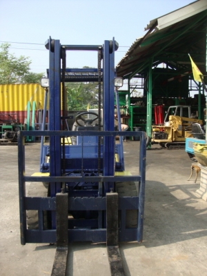 ขายรถโฟล์คลิฟท์ KOMATSU FD30-11 เครื่องยนต์ดีเซล เสาสูง 3.3 เมตร เกียร์ออโตเมติค ขายรถโฟล์คลิฟท์ KOMATSU FD30-11 เครื่องยนต์ดีเซล เสาสูง 3.3 เมตร เกียร์ออโตเมติค