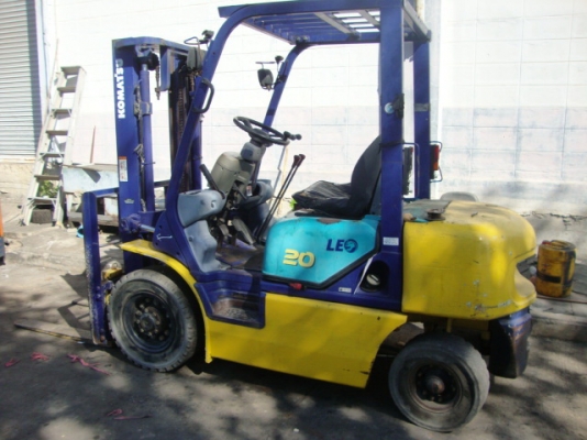 ขายรถโฟล์คลิฟท์  FD20-14  เครื่องยนต์ดีเซล  เสาสูง  3  เมตร  เกียร์ธรรมดา  งา 1,070  มม.