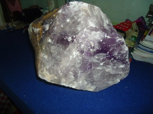 ขายพลอยก้อนอะเมทีส กก.ละ 500 บาท