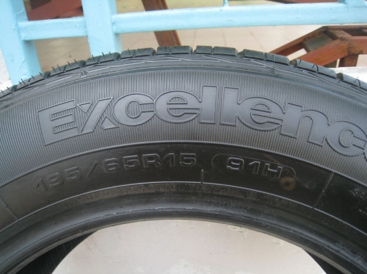 ขายเศษยาง goodyear excellence 195/65r15ปี11(1เส้น)( 081-3747940)