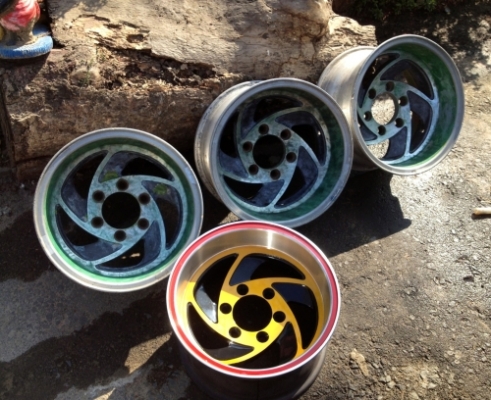 >>>ขายล้อขอบ 15x8 ออฟ-30 ใส่ 6/139.7 ลายกงจักร แนวๆ ลึกๆ ครับ<<<