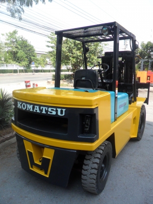 ขายด่วน KOMATSU FD40-4 รถโฟล์คลิฟท์ ขนาด 4 ตัน ขายด่วน KOMATSU FD40-4 รถโฟล์คลิฟท์ ขนาด 4 ตัน
