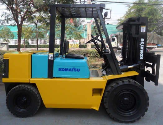 ขายด่วน KOMATSU FD40-4 รถโฟล์คลิฟท์ ขนาด 4 ตัน