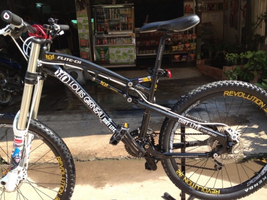 ขออภัยครับ ขาย/แลก จักรยานเสือภูเขาดาวน์ฮิลล์แต่งๆ