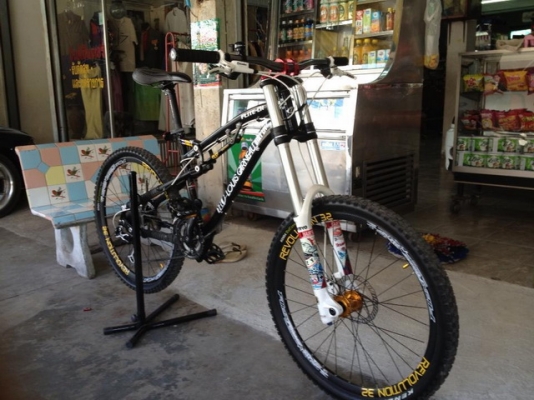 ขออภัยครับ ขาย/แลก จักรยานเสือภูเขาดาวน์ฮิลล์แต่งๆ