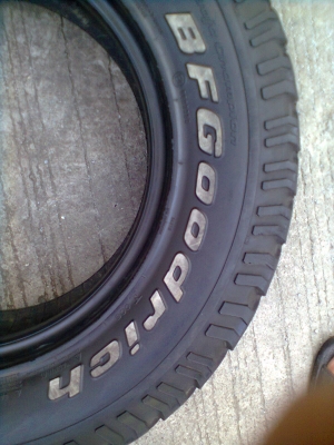 ปรับราคาขายใหม่ขายยาง BF ขนาด 235/70R16 ยางปี 06  จำนวน 4 เส้น