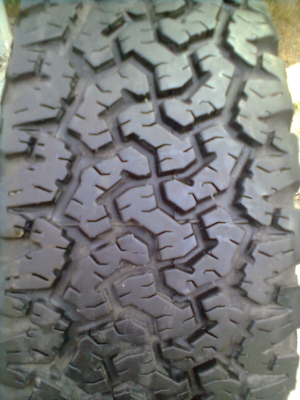 ปรับราคาขายใหม่ขายยาง BF ขนาด 235/70R16 ยางปี 06  จำนวน 4 เส้น