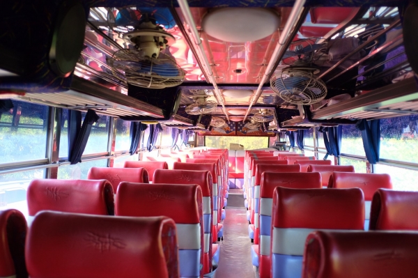 ขายด่วน!รถบัสพัดลมรับส่งพนักงาน 450,000 ขายด่วน!รถบัสพัดลมรับส่งพนักงาน 450,000