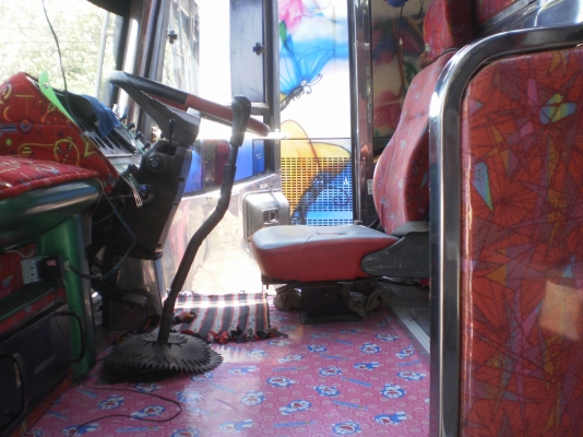 ขายด่วน!รถบัสพัดลมรับส่งพนักงาน 450,000 ขายด่วน!รถบัสพัดลมรับส่งพนักงาน 450,000