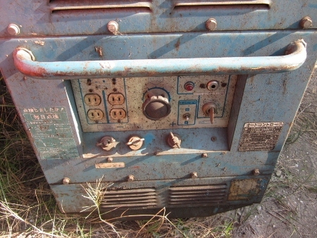 ขาย-เครื่องเชื่อมพร้อมปั่นไฟในตัว KUBOTA: F200S-2 เครื่องดีเซล 2 สูบ เก่าจากญี่ปุ่น ขาย-เครื่องเชื่อมพร้อมปั่นไฟในตัว KUBOTA: F200S-2 เครื่องดีเซล 2 สูบ เก่าจากญี่ปุ่น