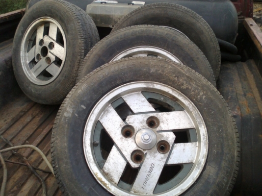 ขายแม็กขอบ13ราคาถูกเหมาะเอาไปใส่รถสตารเทโร