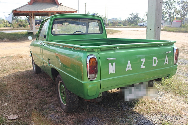 มาสด้าพัน สีเขียว เกียร์คอครับ วิ่งไกลได้สบายครับ มาสด้าพัน สีเขียว เกียร์คอครับ วิ่งไกลได้สบายครับ