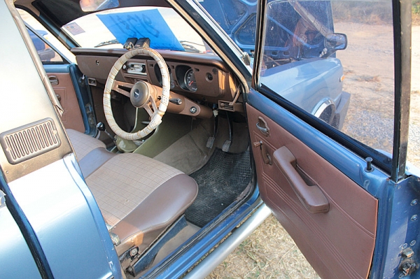 มาสด้าพัน  สีฟ้าครับ  เดิมๆๆบางๆๆครับ สวยมาก