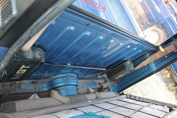 มาสด้าพัน  สีฟ้าครับ  เดิมๆๆบางๆๆครับ สวยมาก