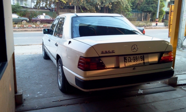 BENZ w 124 รถธนบุรี เครื่อง เจ ออโต้ แก๊สพร้อม ลงเล่ม BENZ w 124 รถธนบุรี เครื่อง เจ ออโต้ แก๊สพร้อม ลงเล่ม