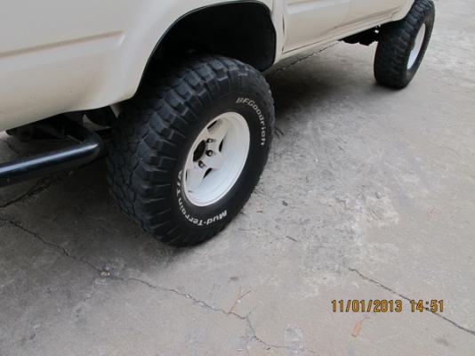 ขายยาง  BF KM 2   315 x 75 x 16  สวยๆ เชิญครับ