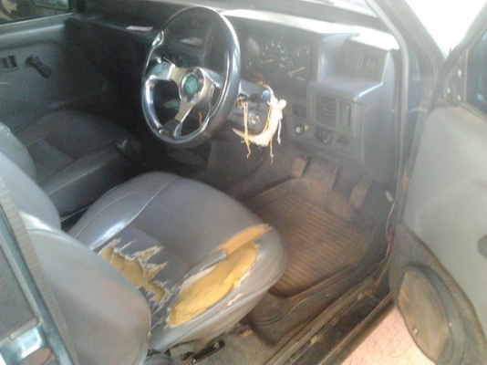 ขาย กระบะแค็ป MISU L200 AEROBODY ปี37/94 เครื่อง2.5 84HP แรงๆ ไม่หลวม พ.พาวเวอร์ แอร์เย็น ภายในดี คอนโซลครบ ช่วงล่างปึ๊ก คัสซีสวยไม่ผุไม่ดาม พื้นปูกระบะ โรลบาร์ สีมีแตก มีลอก พร้อมใช้พร้อมลุยงาน ราคาต่อรองได้ครับ