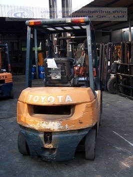 ขายรถ โฟล์คลิฟท์ TOYOTA รุ่น 7-FD20 ขายรถ โฟล์คลิฟท์ TOYOTA รุ่น 7-FD20