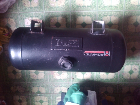 ขายถังแก๊ดLPGมิติวาว ผมซื้อถังใหมมายังไม่ได้ใช้เลยพอดีรถขายก่อนมีนิมนิดหน่อยพอดีโดนฝน