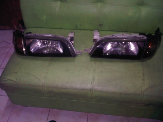 ขายต่อ ถูกๆครับไฟหน้า+ไฟมุมของแต่งโตต้า3ห่วง