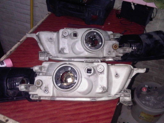 ขายต่อ ถูกๆครับไฟหน้า+ไฟมุมของแต่งโตต้า3ห่วง